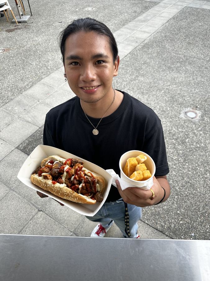 Customer with pao de queijo